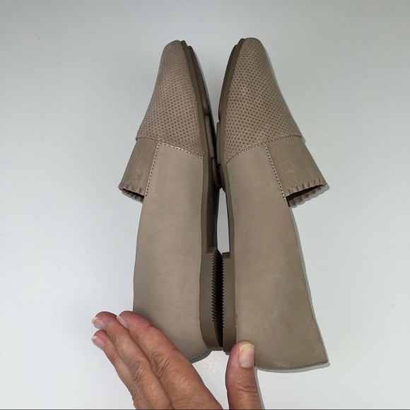 Gentle Souls Kenneth Cole Eugene Ruffle Leather Loafer 7 - Picture 7 of 11